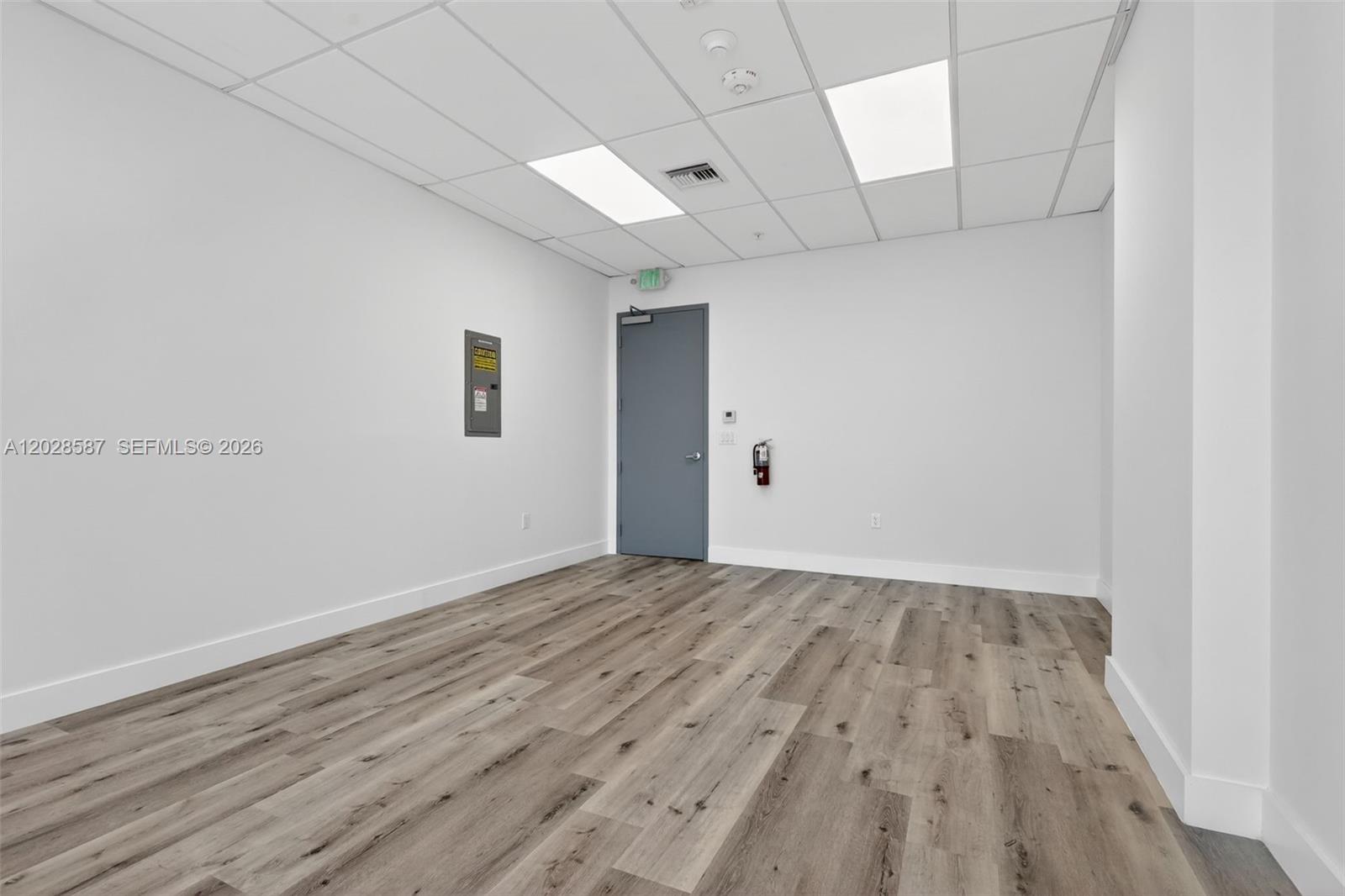 1006  /   sq. ft. $ 2026-06-01 0 Photo
