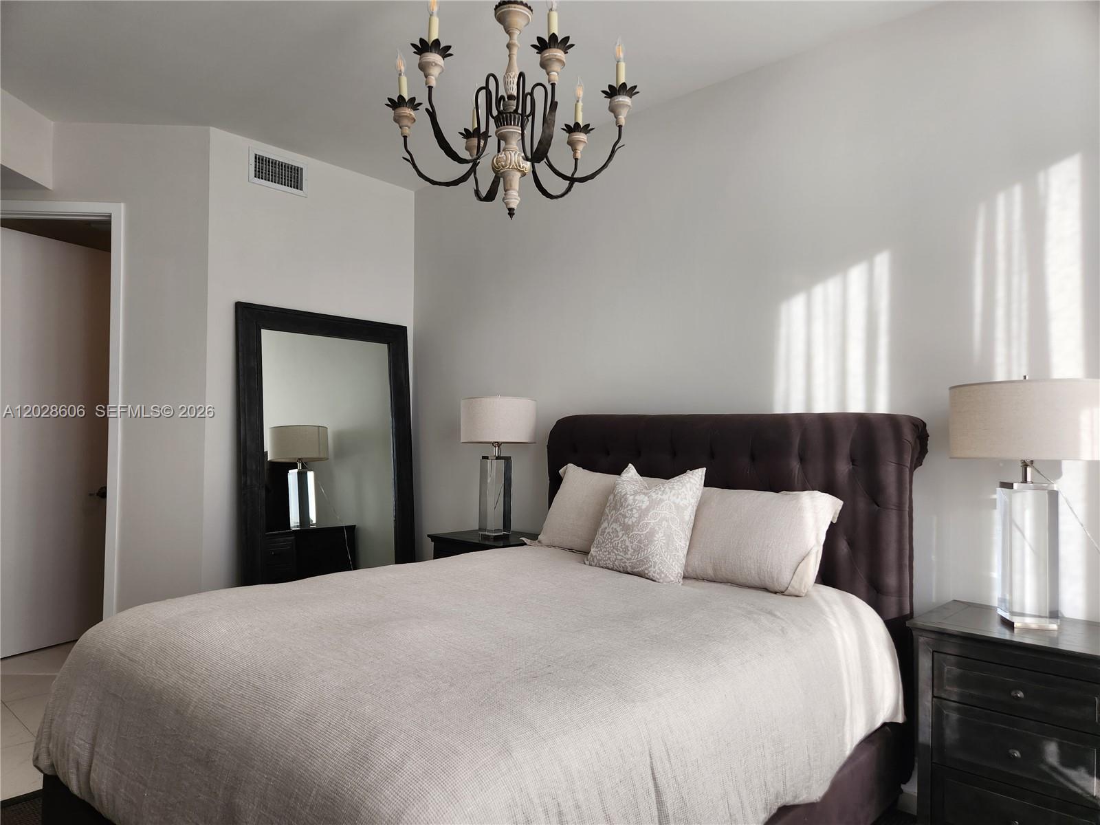Ver detalles 4101A 2 / 2 1289 sq. ft. $ 2026-06-01 0 foto
