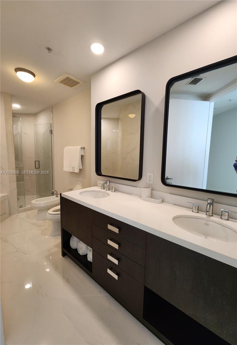 Ver detalles 4101A 2 / 2 1289 sq. ft. $ 2026-06-01 0 foto