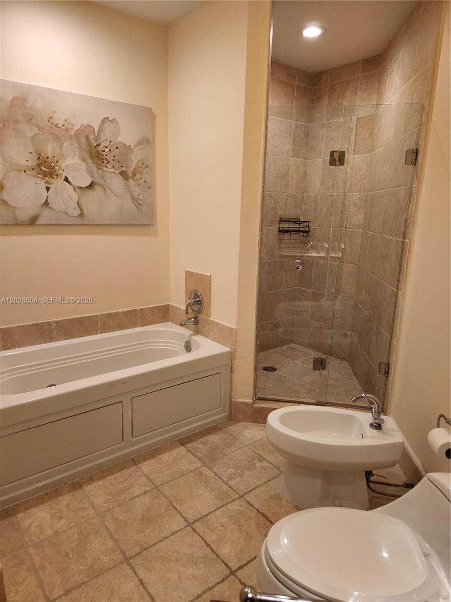 Ver detalles 4101A 2 / 2 1289 sq. ft. $ 2026-06-01 0 foto