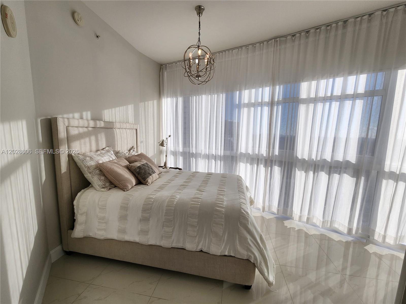 Ver detalles 4101A 2 / 2 1289 sq. ft. $ 2026-06-01 0 foto