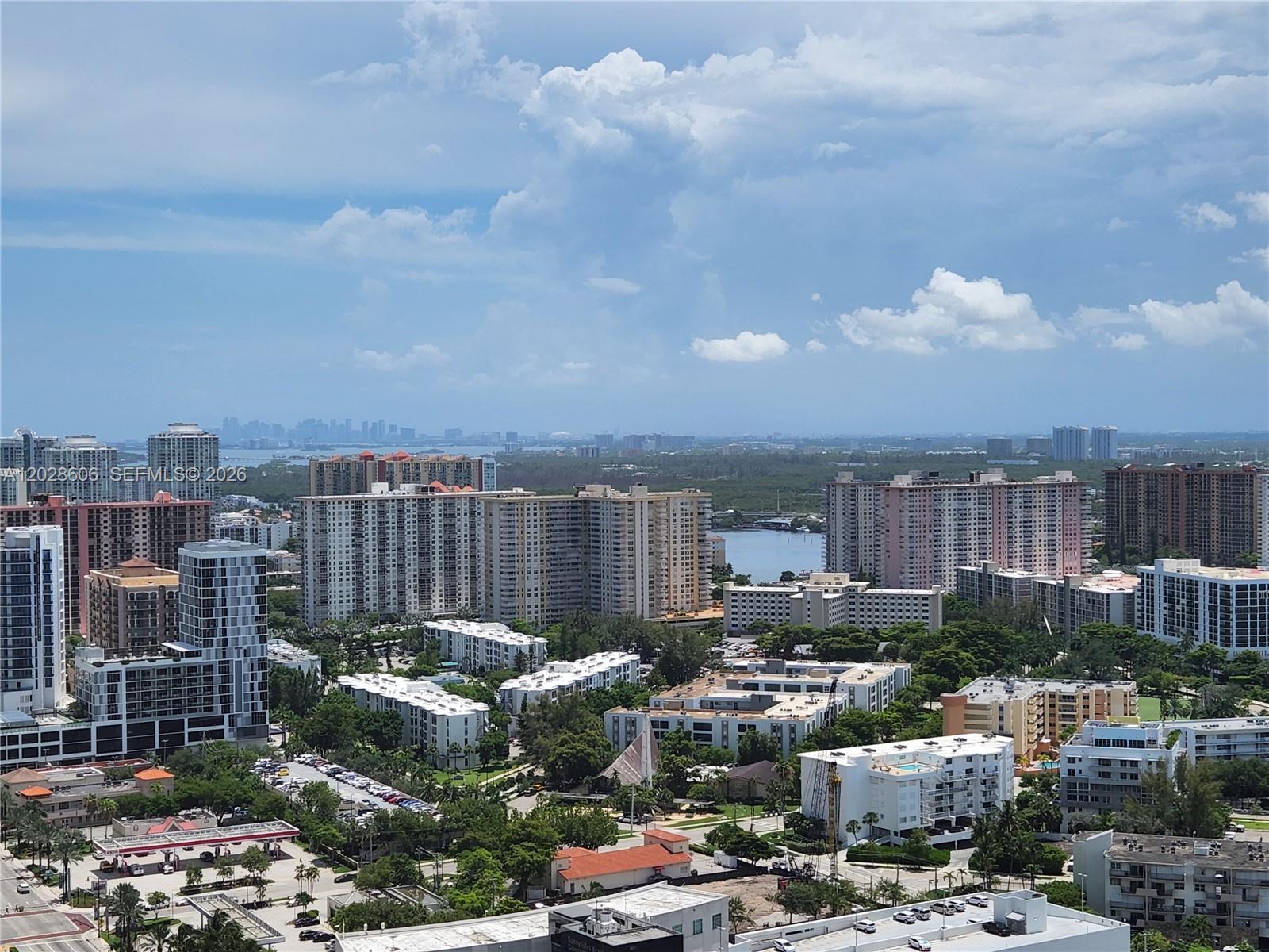 Ver detalles 4101A 2 / 2 1289 sq. ft. $ 2026-06-01 0 foto