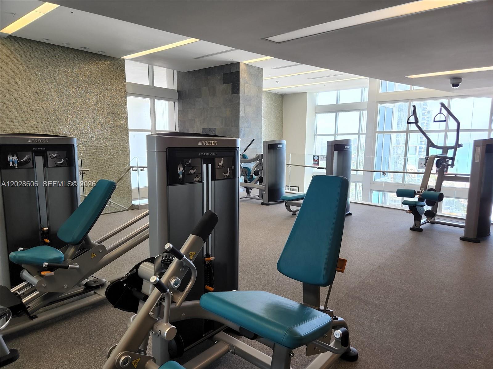 Ver detalles 4101A 2 / 2 1289 sq. ft. $ 2026-06-01 0 foto
