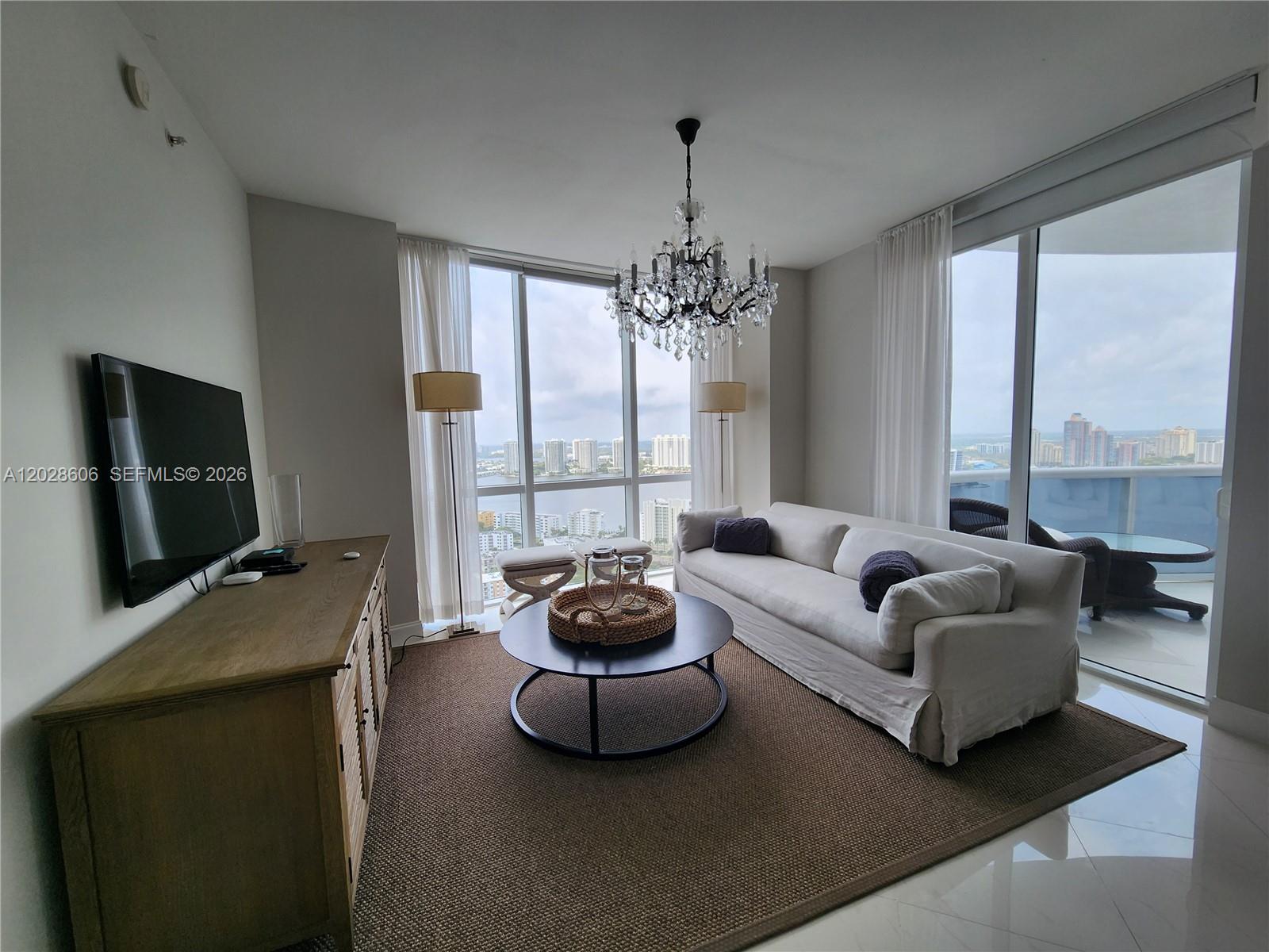 Ver detalles 4101A 2 / 2 1289 sq. ft. $ 2026-06-01 0 foto