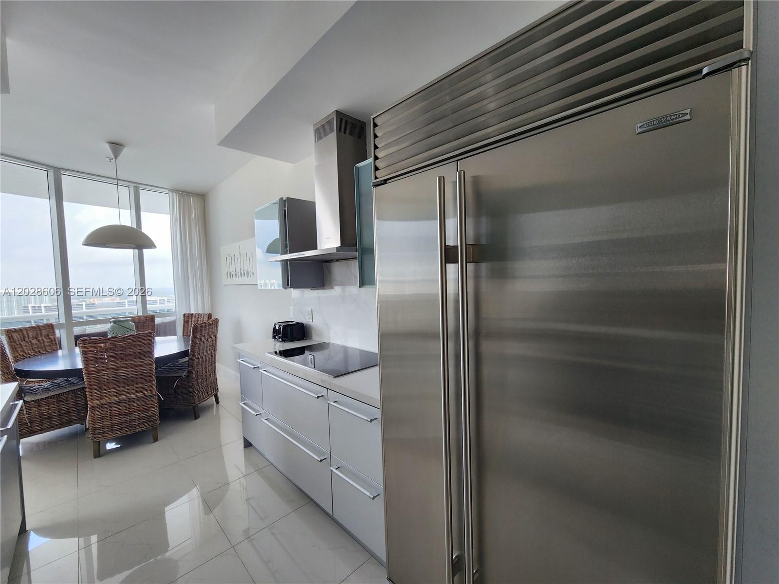 Ver detalles 4101A 2 / 2 1289 sq. ft. $ 2026-06-01 0 foto