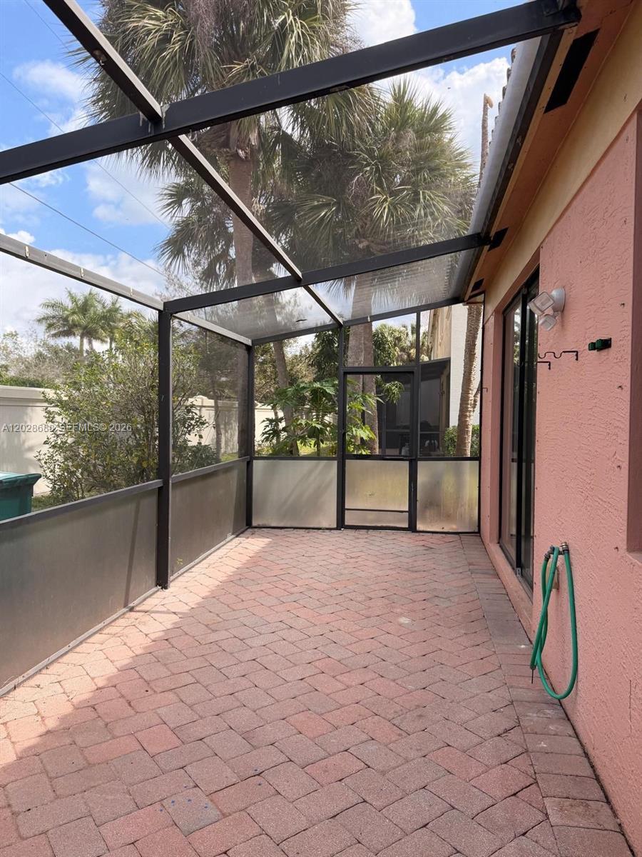 7542 3 / 2 1268 sq. ft. $ 2026-06-01 0 foto
