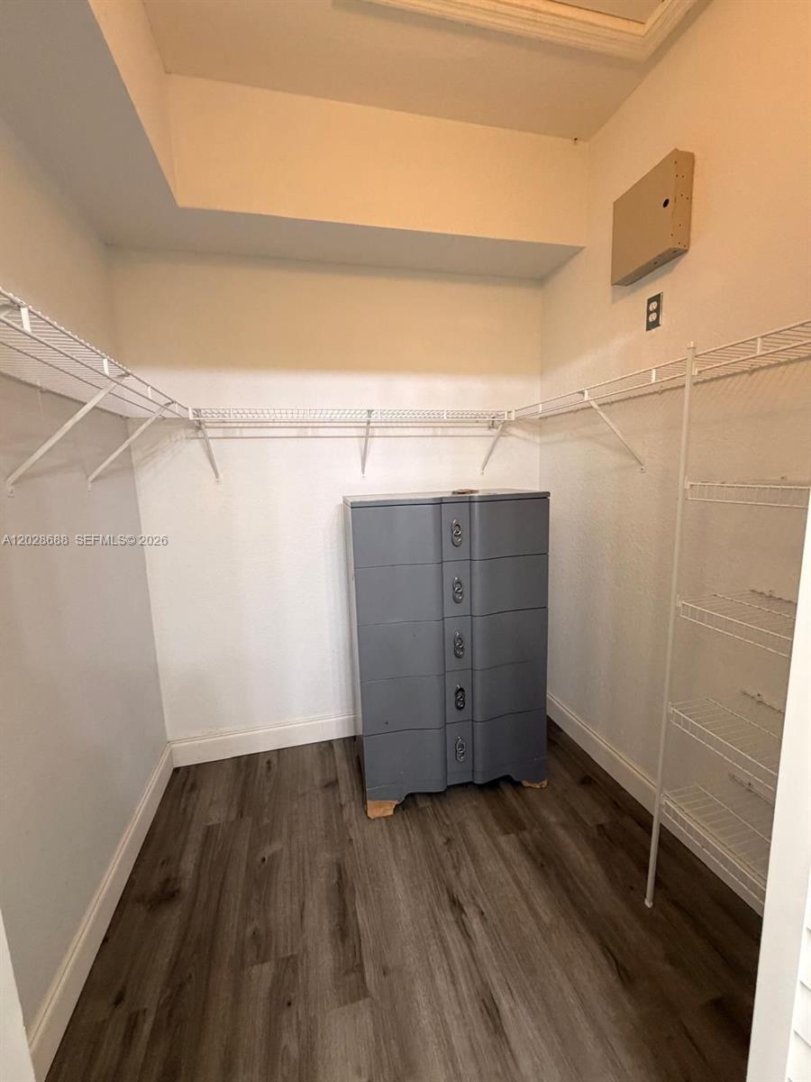 7542 3 / 2 1268 sq. ft. $ 2026-06-01 0 foto