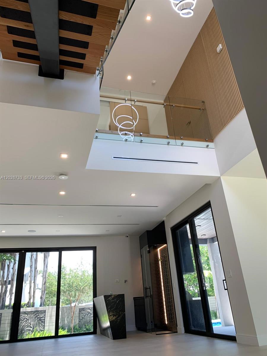   /  4390 sq. ft. $ 2026-06-01 0 foto