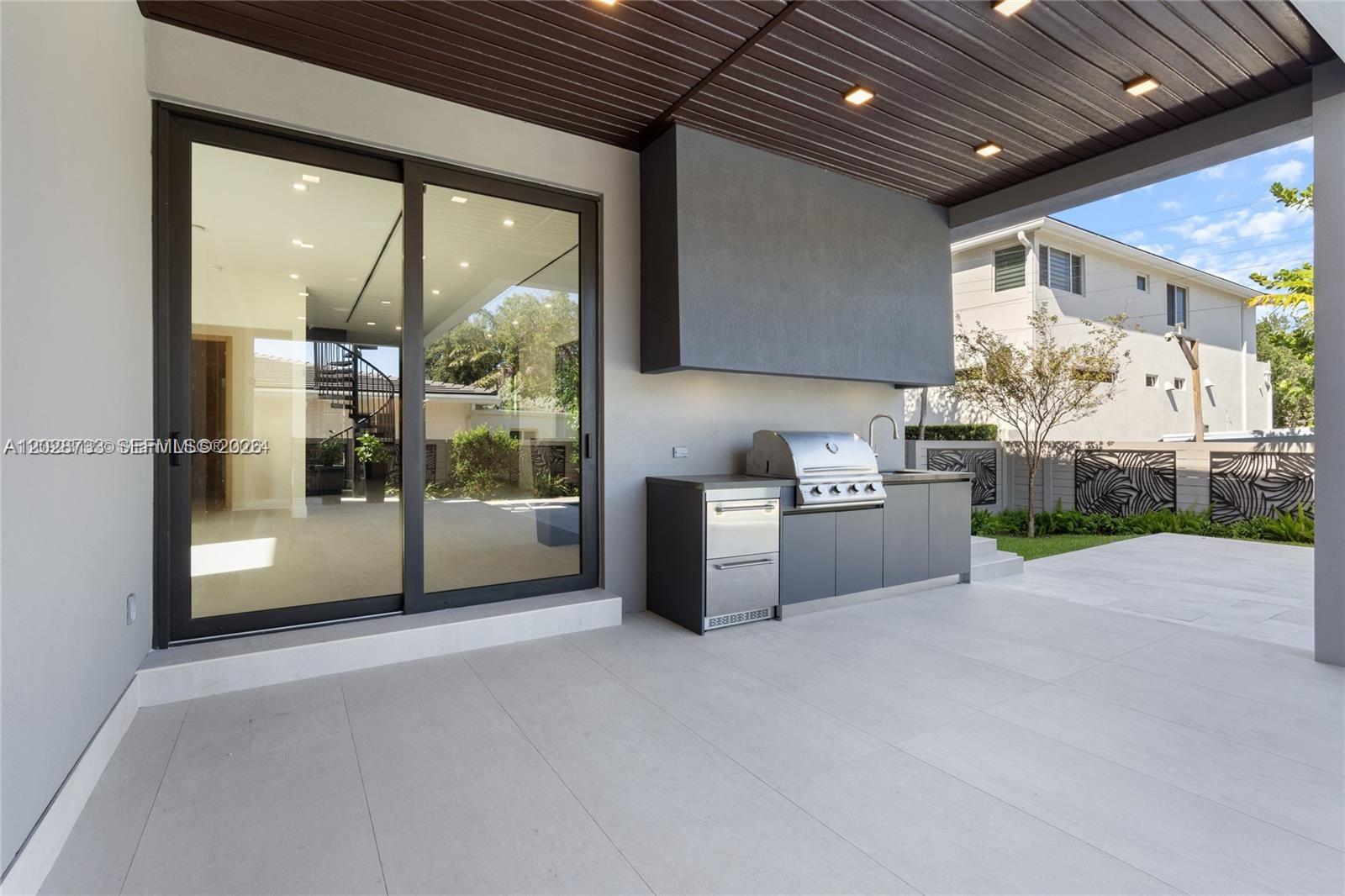   /  4390 sq. ft. $ 2026-06-01 0 foto
