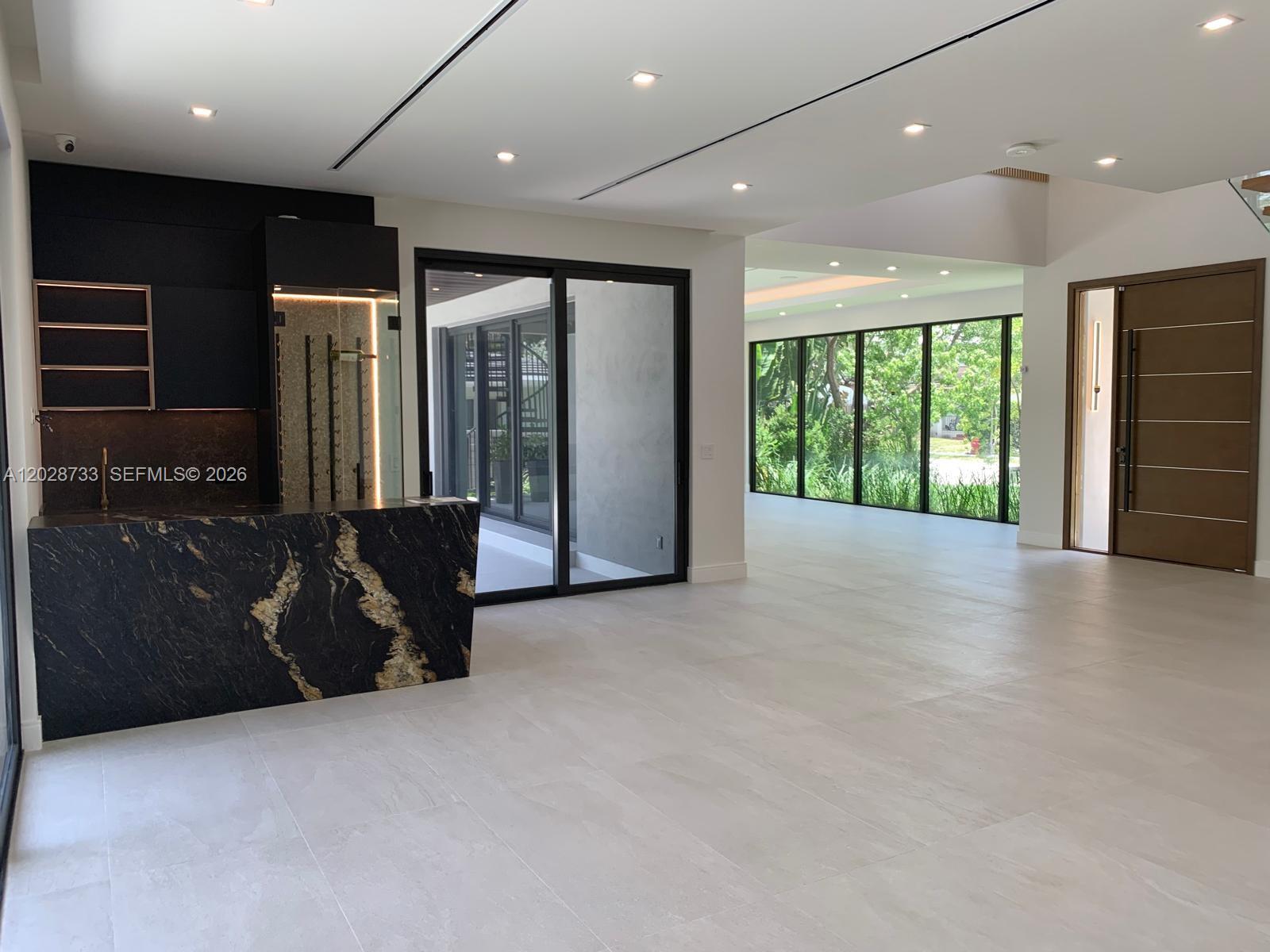   /  4390 sq. ft. $ 2026-06-01 0 foto