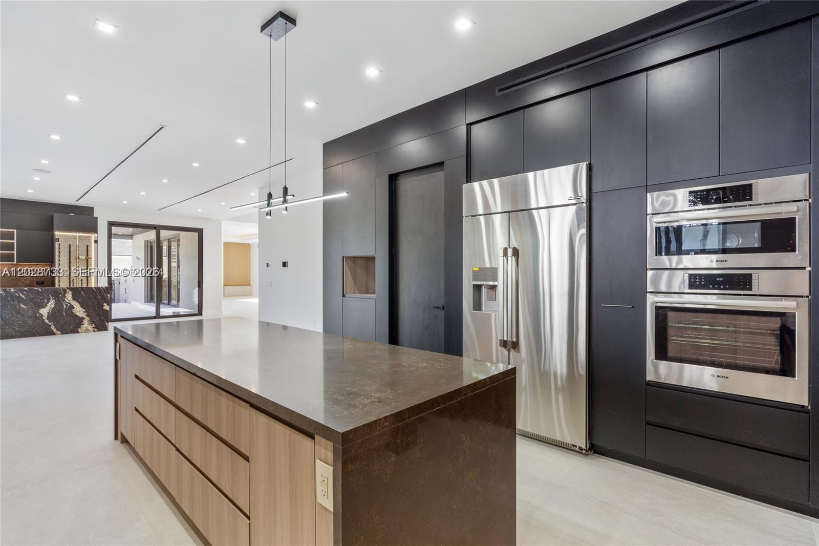   /  4390 sq. ft. $ 2026-06-01 0 foto