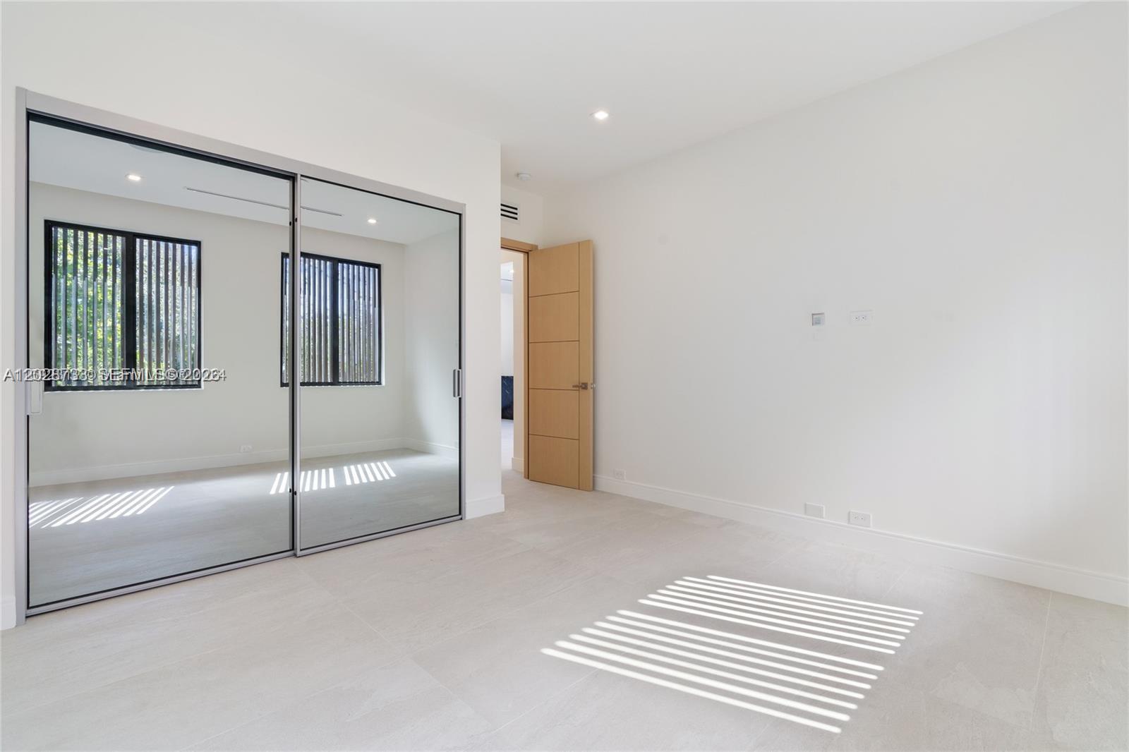  /  4390 sq. ft. $ 2026-06-01 0 foto