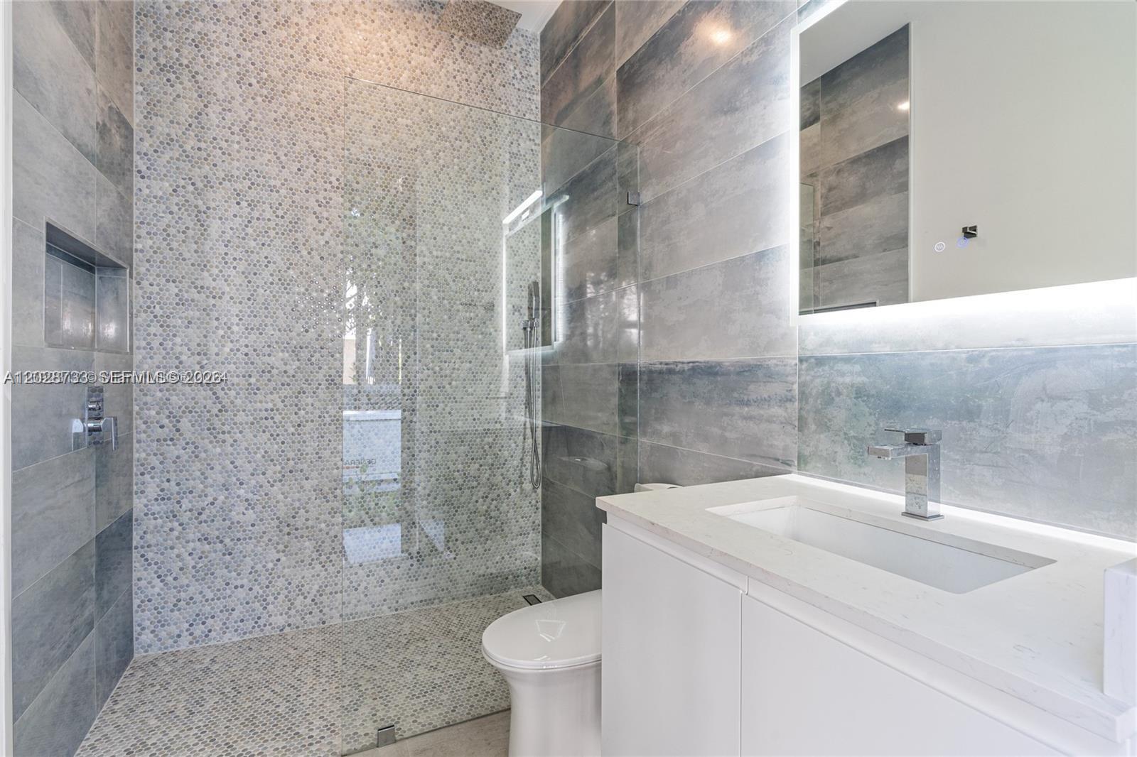   /  4390 sq. ft. $ 2026-06-01 0 foto