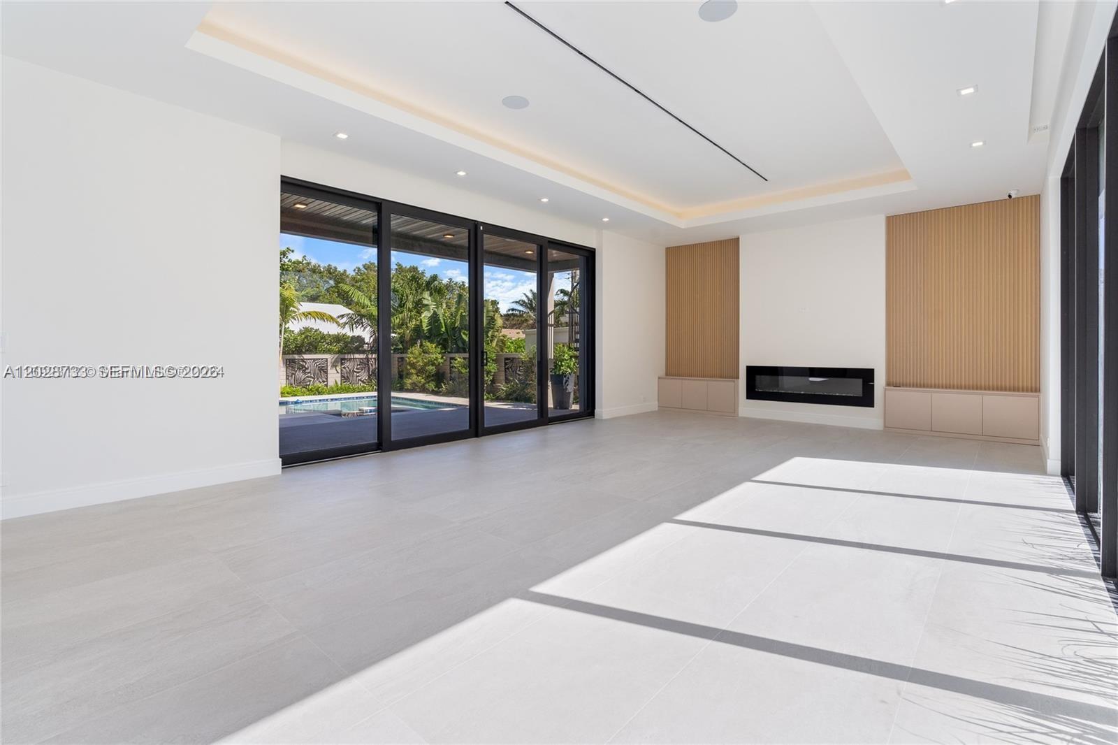   /  4390 sq. ft. $ 2026-06-01 0 foto