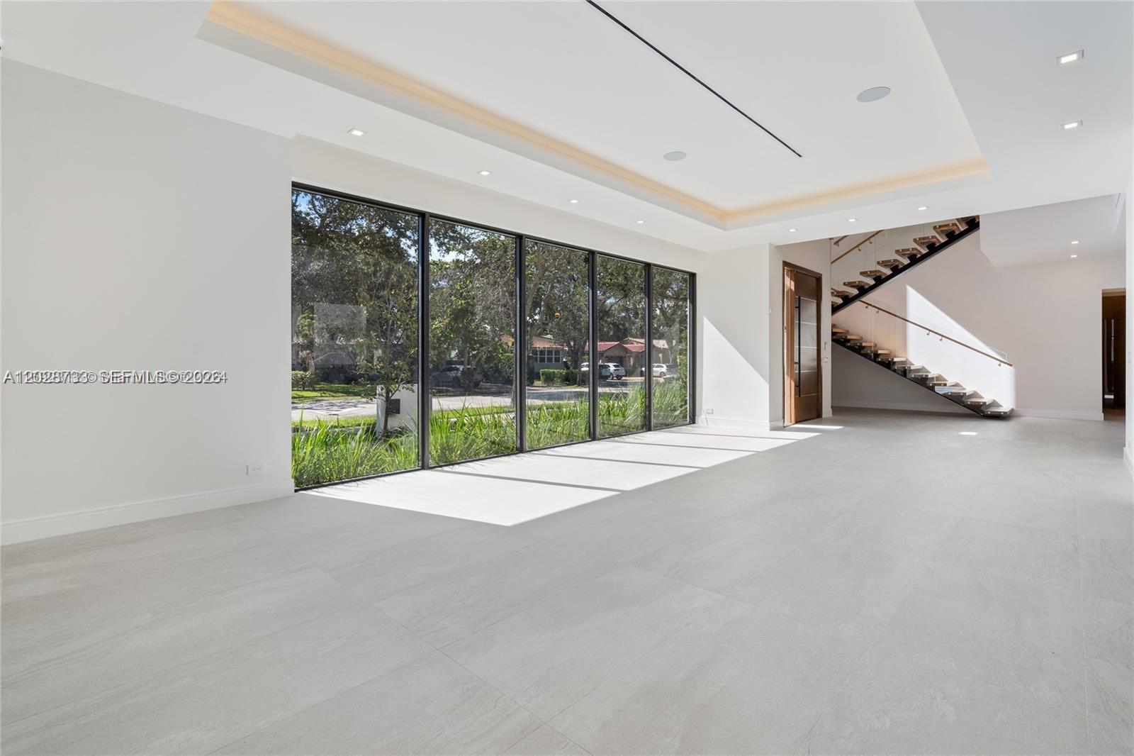   /  4390 sq. ft. $ 2026-06-01 0 foto