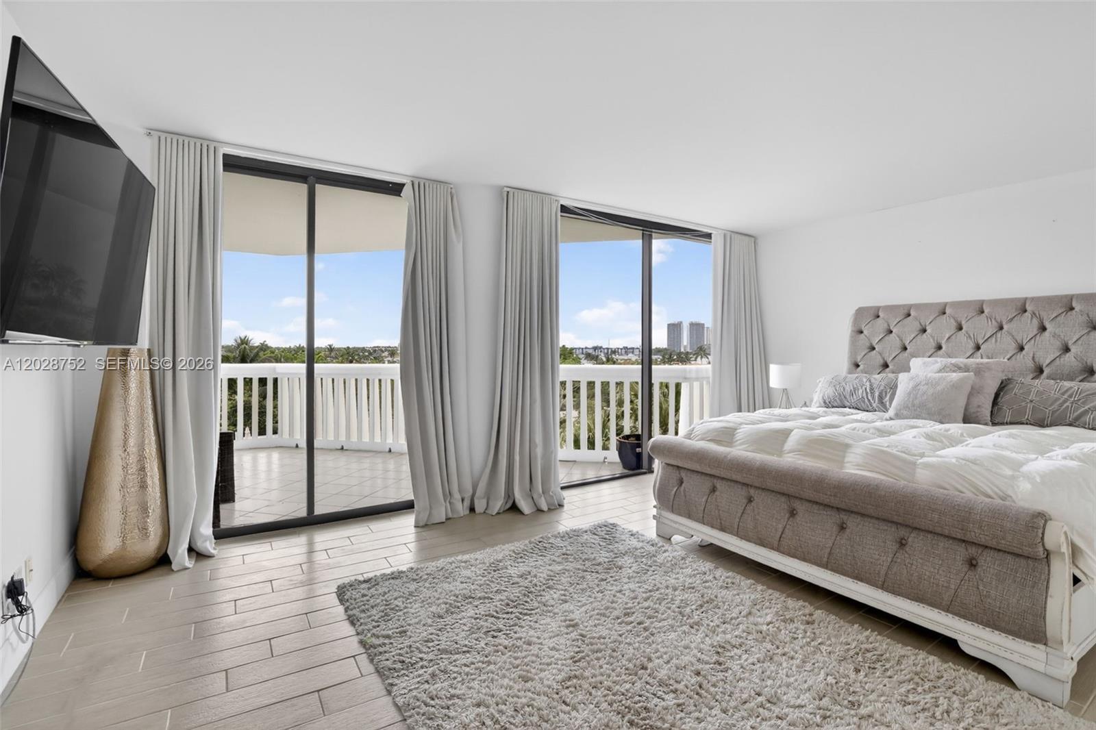 Ver detalles 503 3 / 3 1840 sq. ft. $ 2026-06-01 0 foto