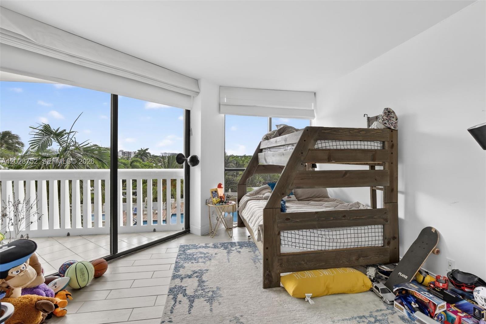 Ver detalles 503 3 / 3 1840 sq. ft. $ 2026-06-01 0 foto