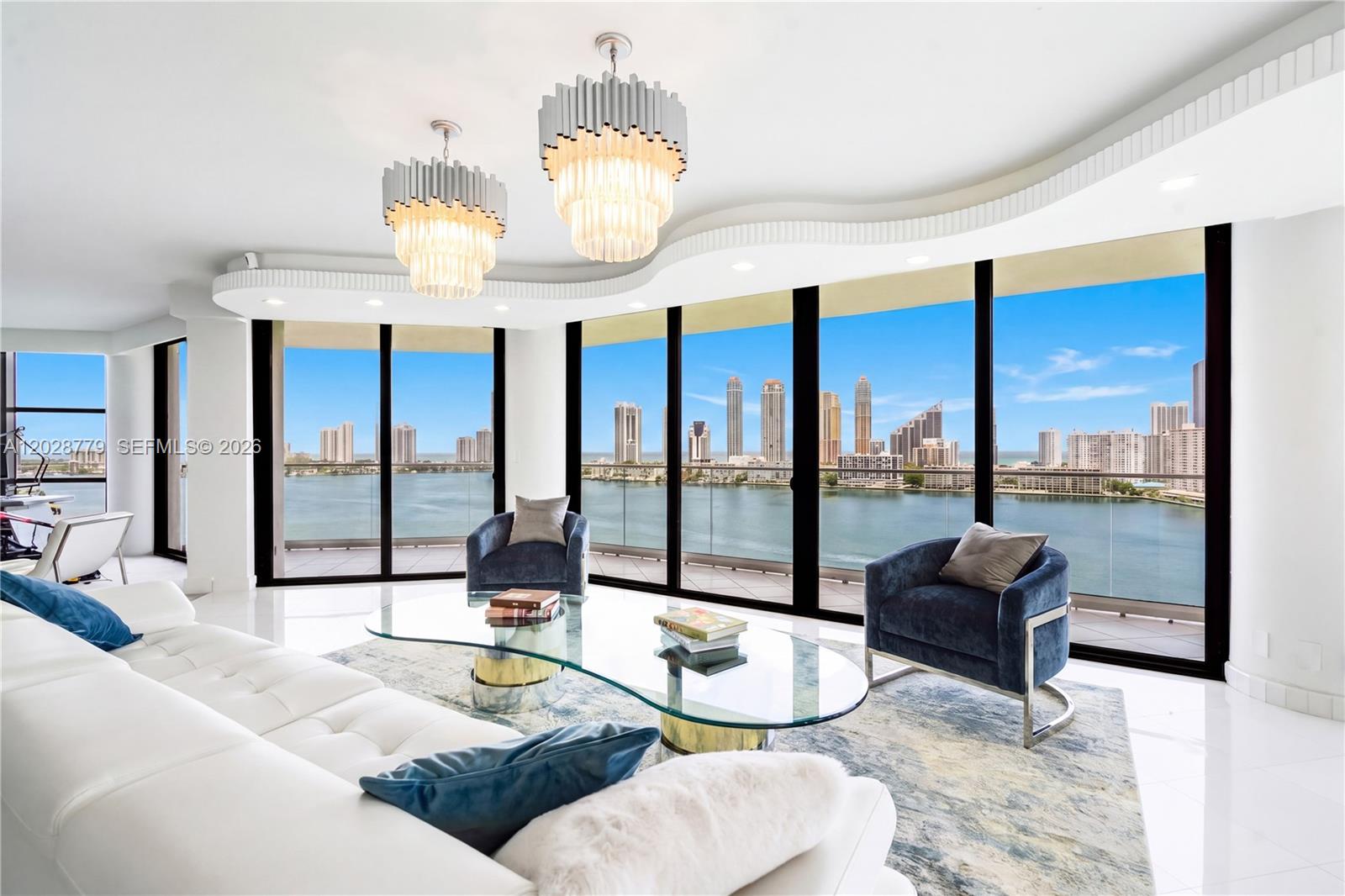 1605 3 / 5 3590 sq. ft. $ 2026-06-01 0 foto