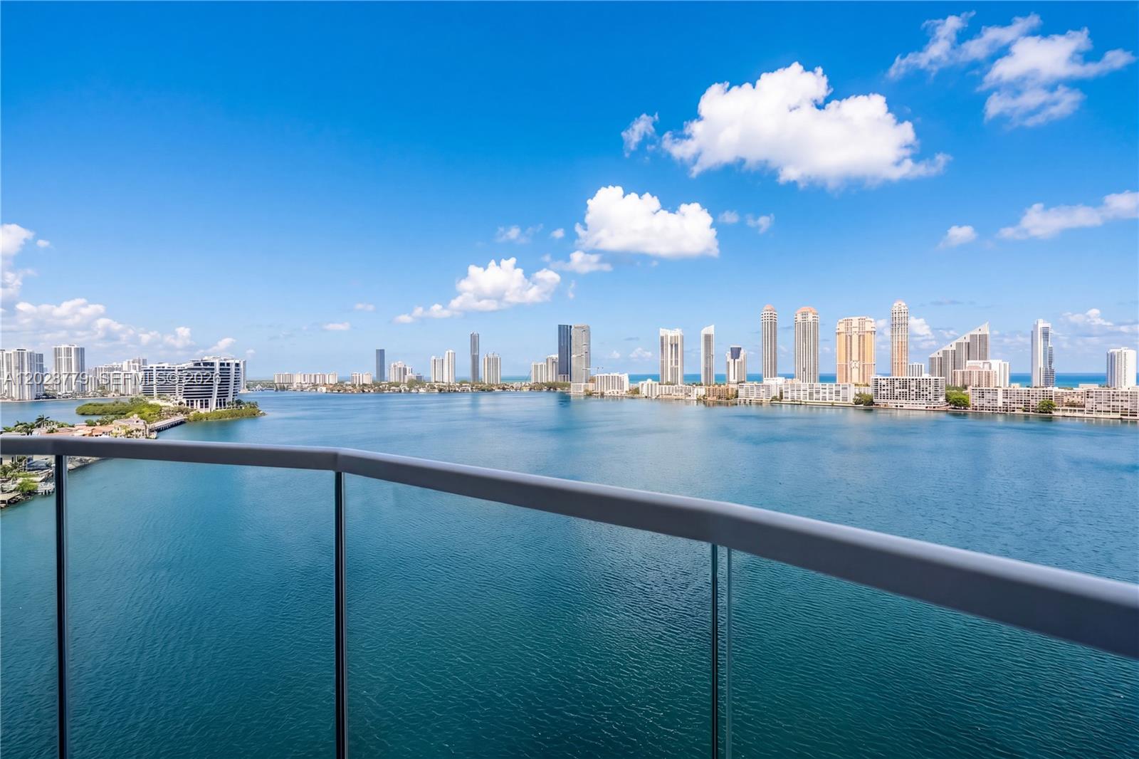 1605 3 / 5 3590 sq. ft. $ 2026-06-01 0 foto