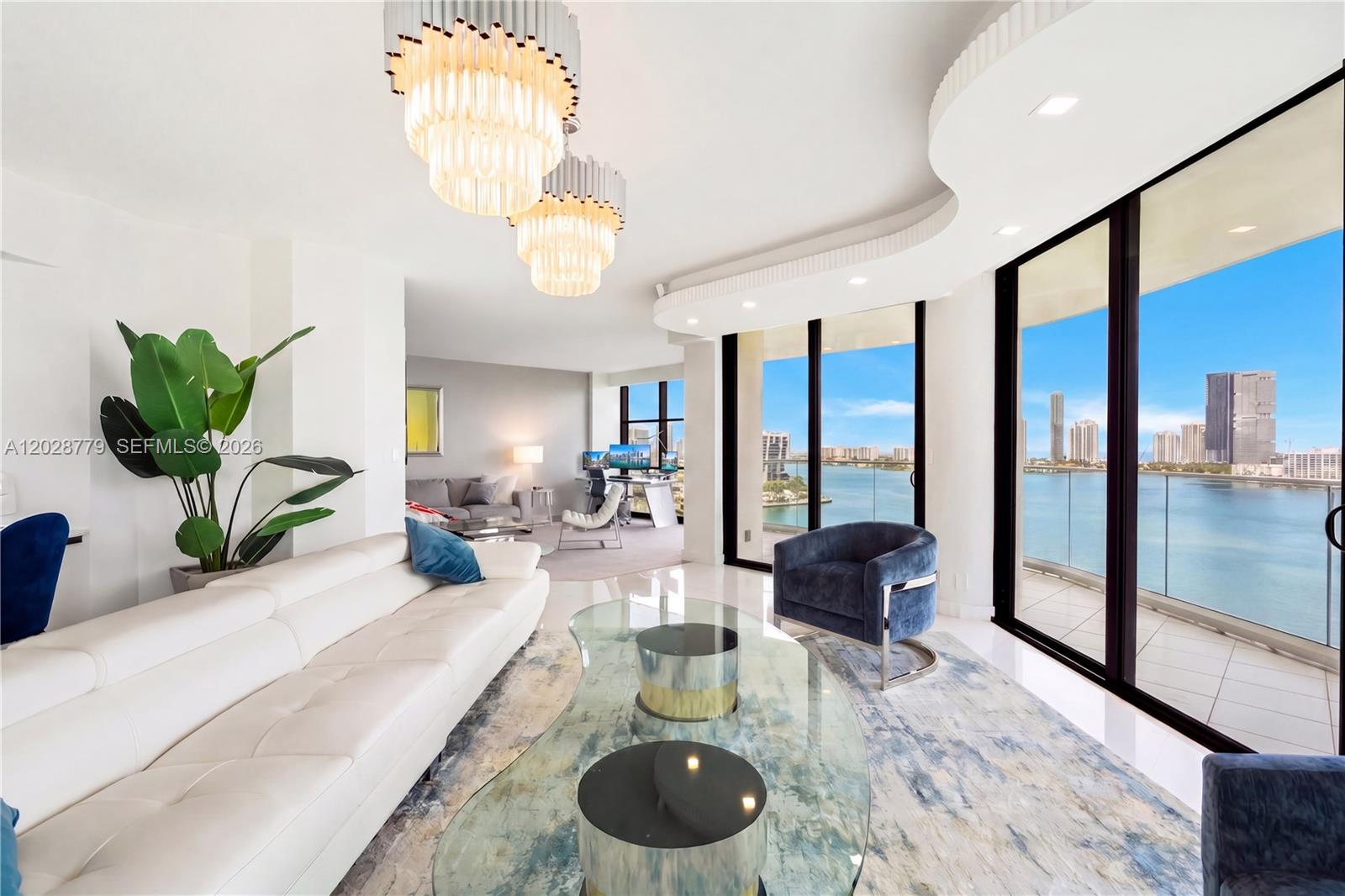 1605 3 / 5 3590 sq. ft. $ 2026-06-01 0 foto