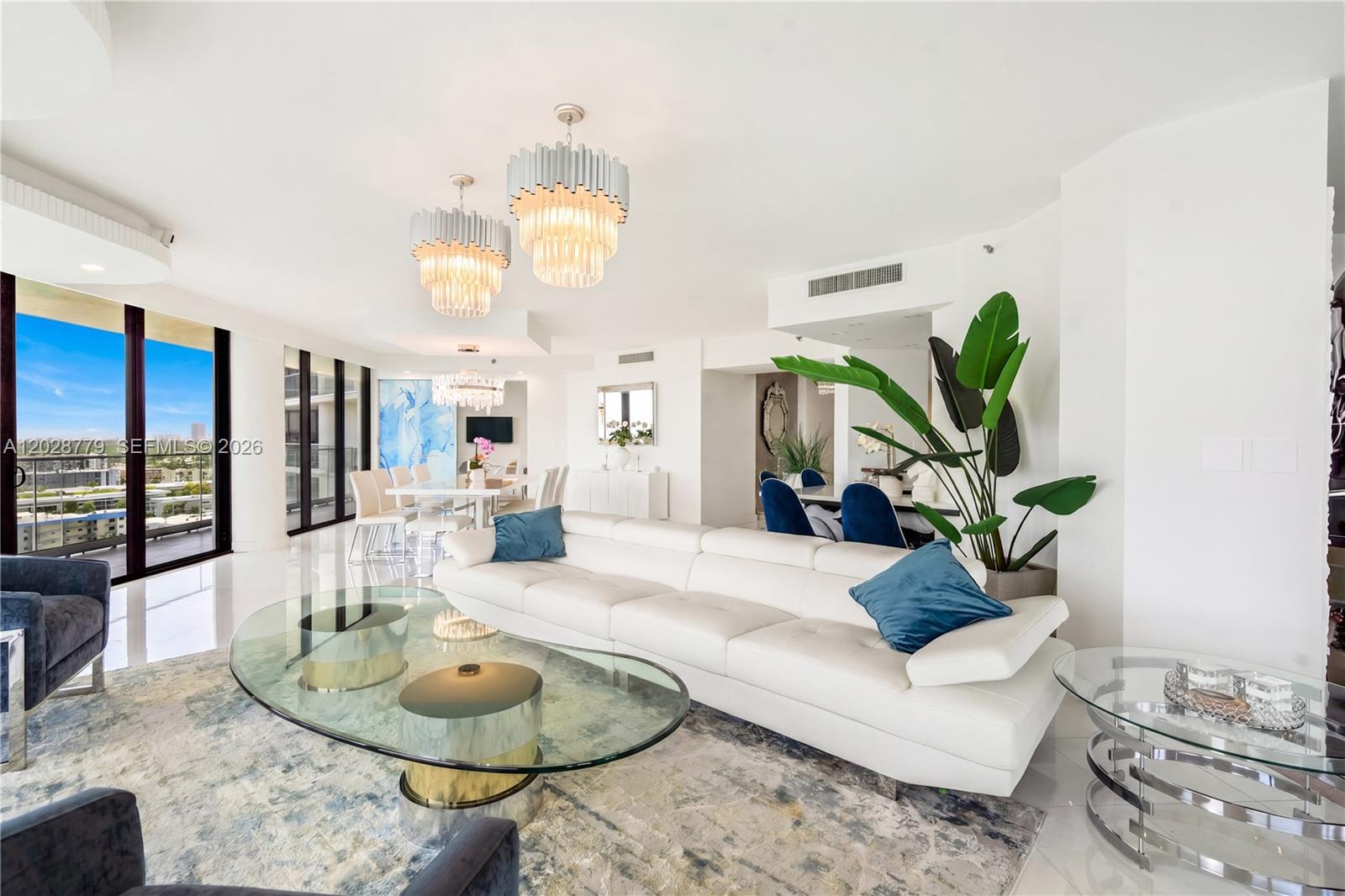 1605 3 / 5 3590 sq. ft. $ 2026-06-01 0 foto