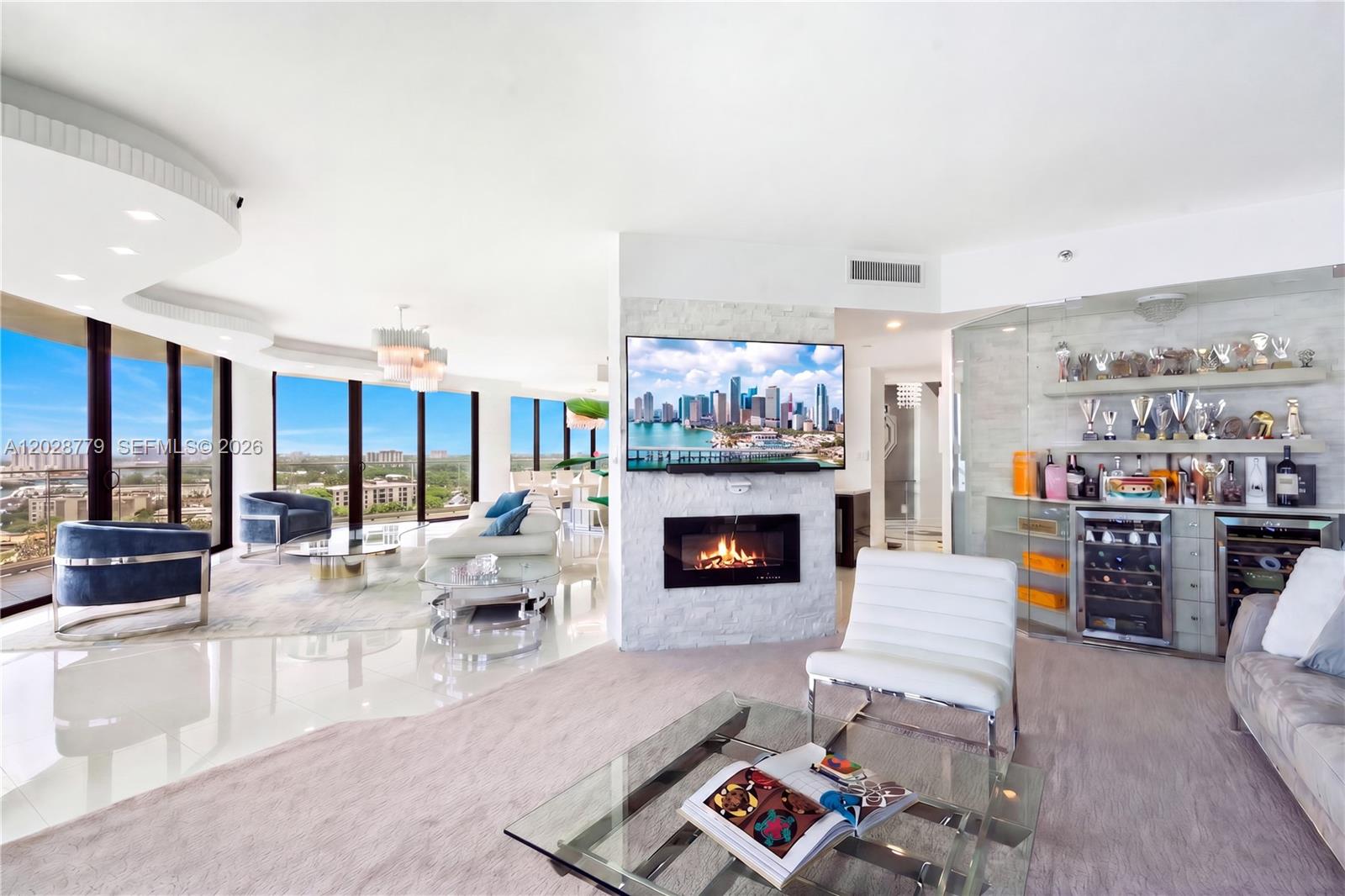 1605 3 / 5 3590 sq. ft. $ 2026-06-01 0 foto