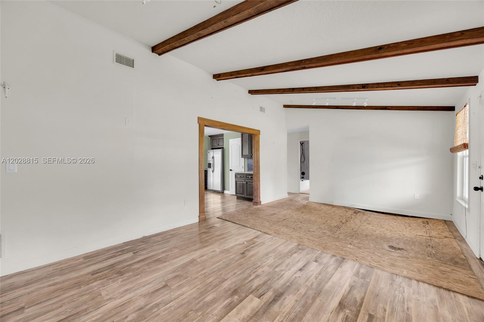 Ver detalles 4125 3 / 2 1496 sq. ft. $ 2026-06-01 0 foto