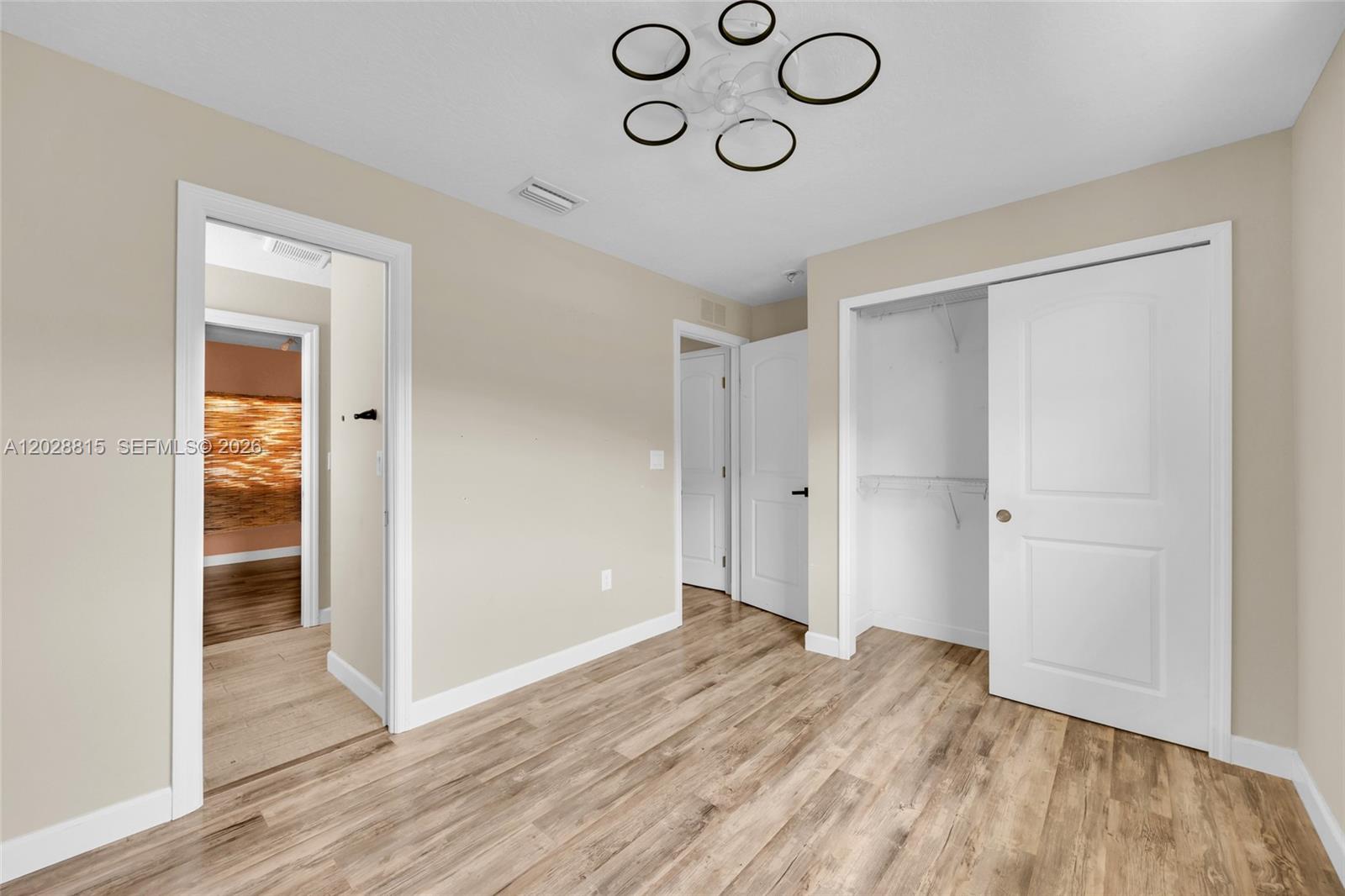 Ver detalles 4125 3 / 2 1496 sq. ft. $ 2026-06-01 0 foto