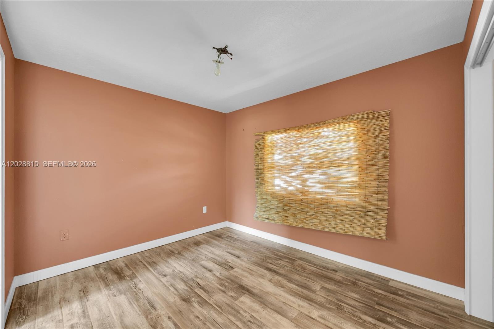 Ver detalles 4125 3 / 2 1496 sq. ft. $ 2026-06-01 0 foto