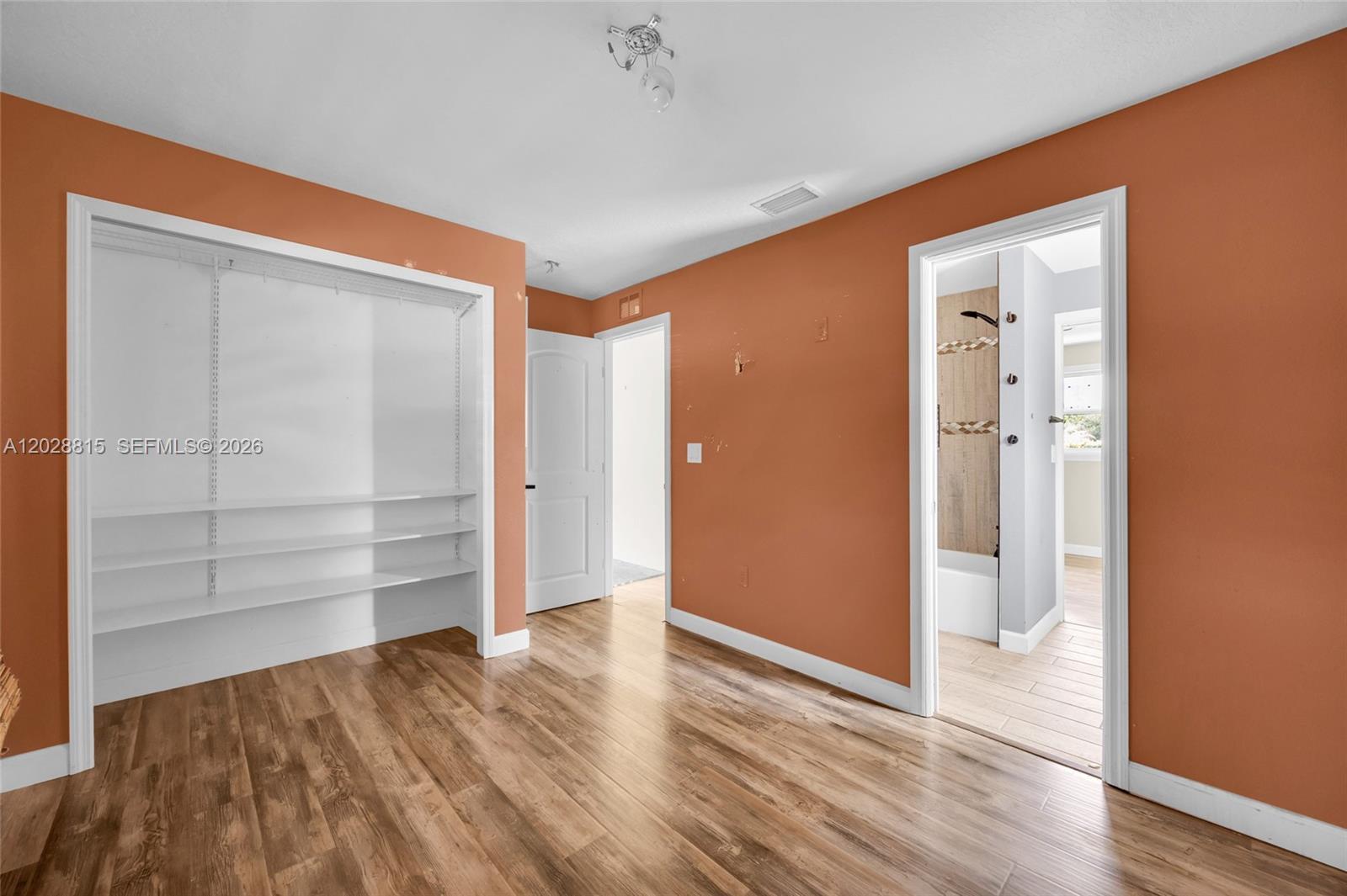 Ver detalles 4125 3 / 2 1496 sq. ft. $ 2026-06-01 0 foto