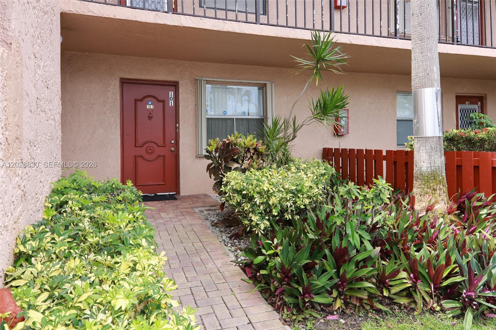 101 2 / 2 1110 sq. ft. $ 2026-08-17 0 foto