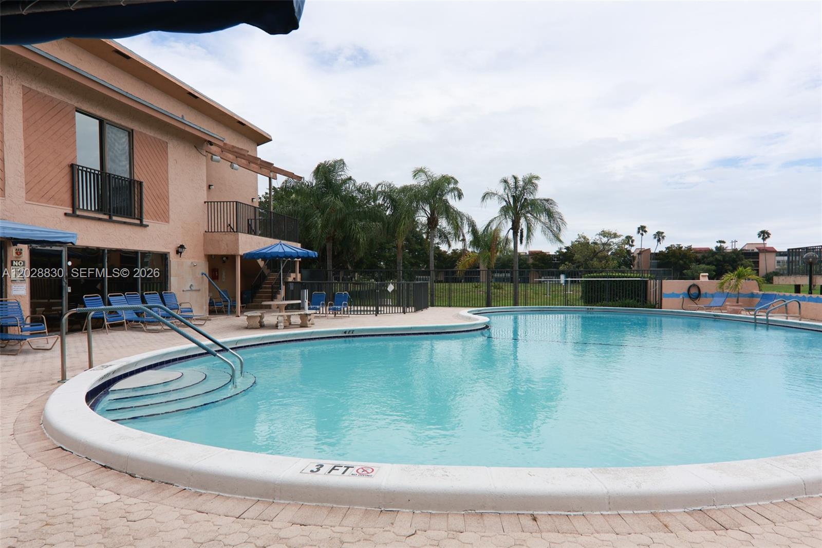 101 2 / 2 1110 sq. ft. $ 2026-08-17 0 foto