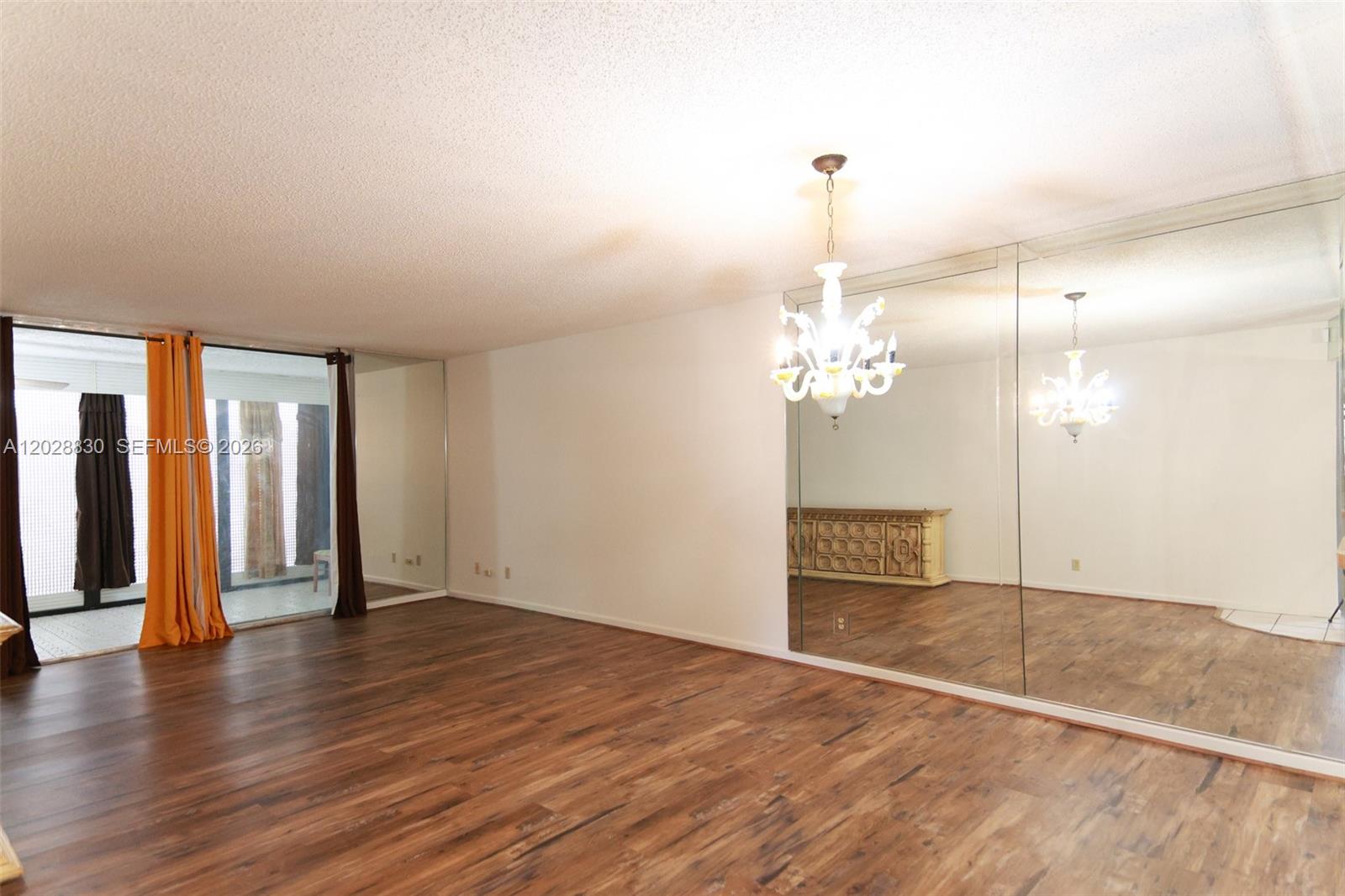 101 2 / 2 1110 sq. ft. $ 2026-08-17 0 foto