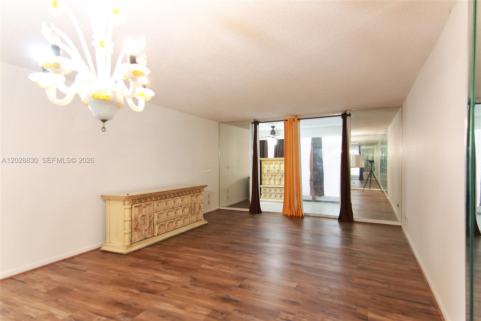 101 2 / 2 1110 sq. ft. $ 2026-08-17 0 foto