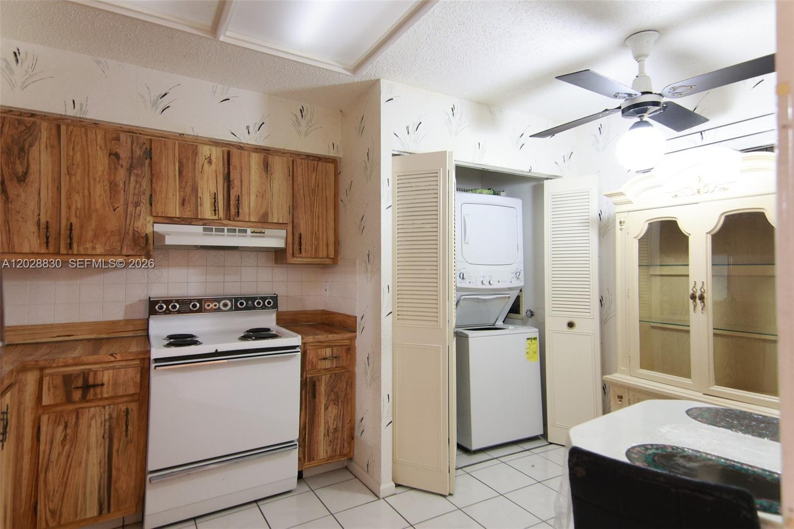 101 2 / 2 1110 sq. ft. $ 2026-08-17 0 foto