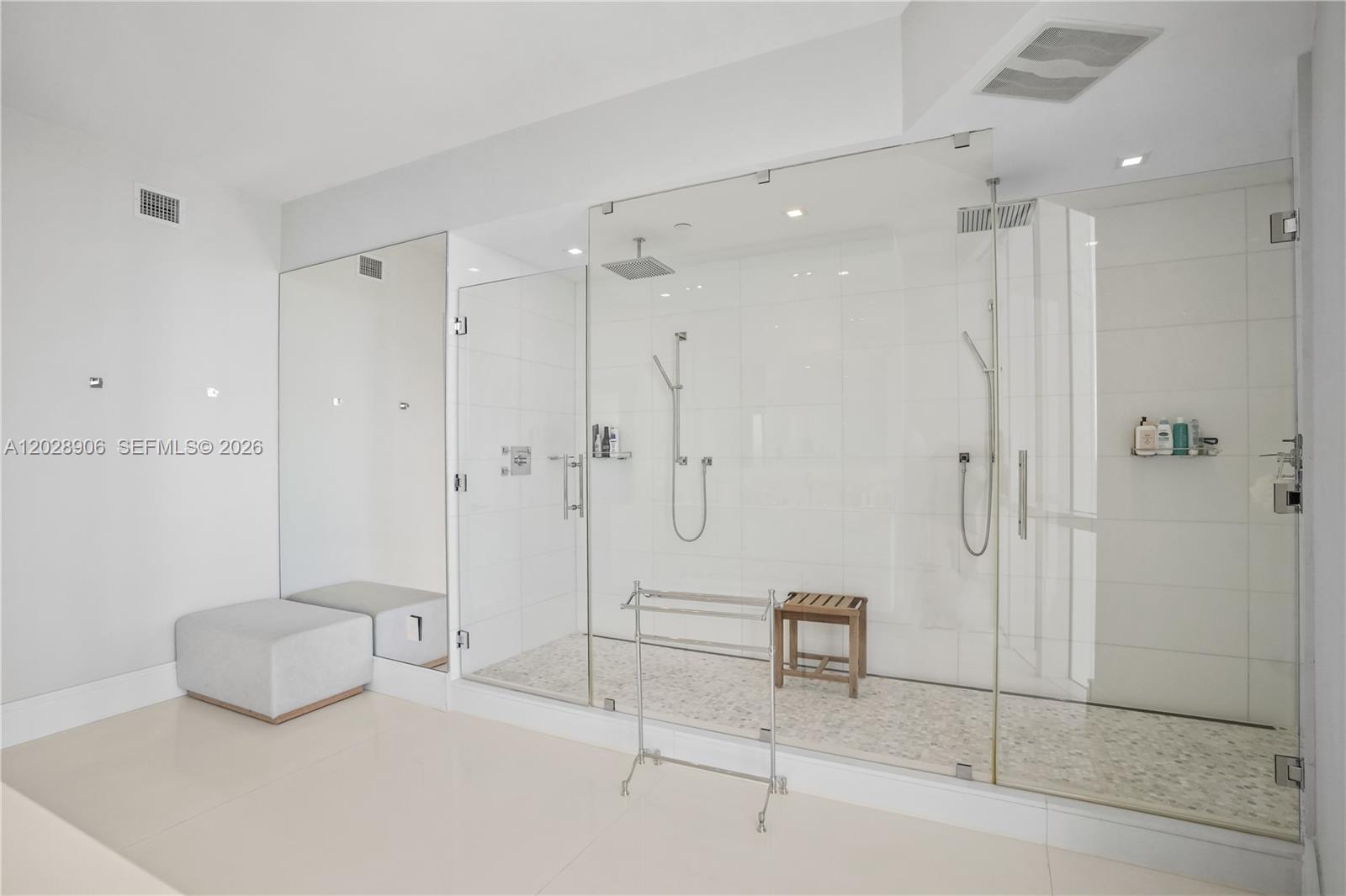 2601 3 / 4 2928 sq. ft. $ 2026-06-01 0 Photo
