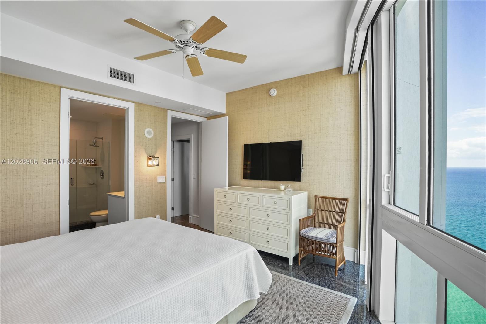2601 3 / 4 2928 sq. ft. $ 2026-06-01 0 Photo