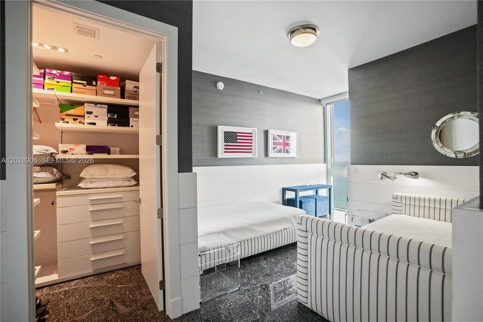 2601 3 / 4 2928 sq. ft. $ 2026-06-01 0 Photo