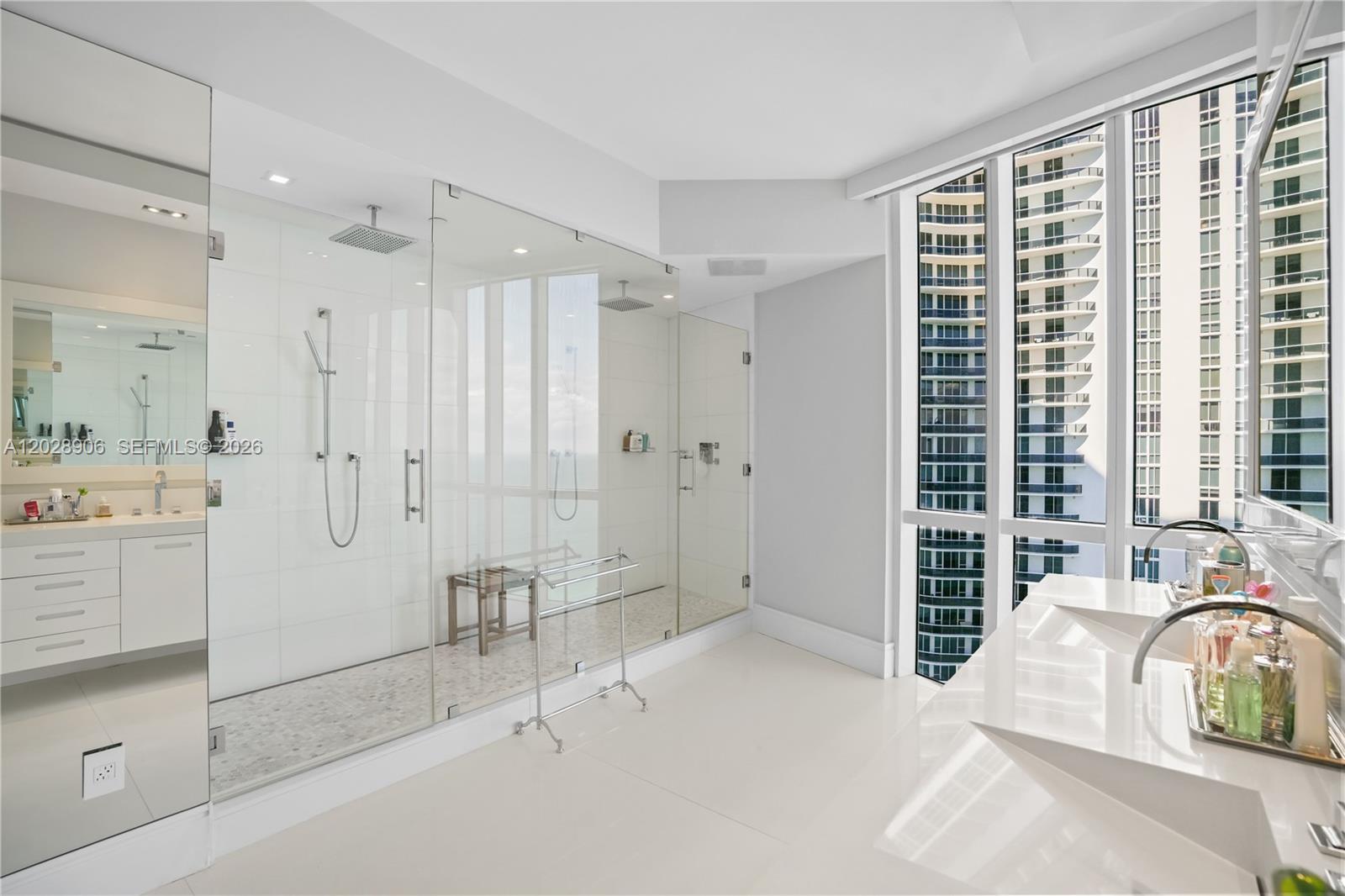 2601 3 / 4 2928 sq. ft. $ 2026-06-01 0 Photo