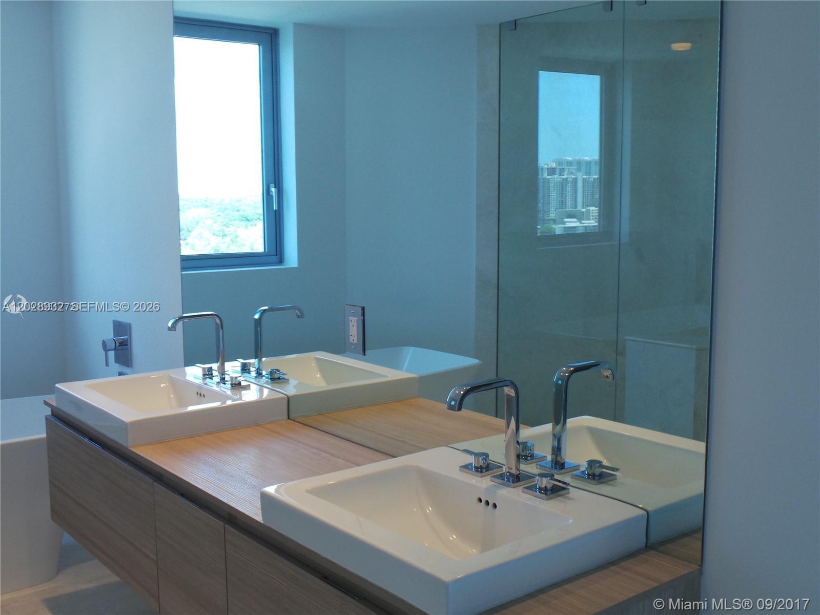 Photo of 17111 Biscayne Blvd  #1703, North Miami Beach, Florida, 33160 - 