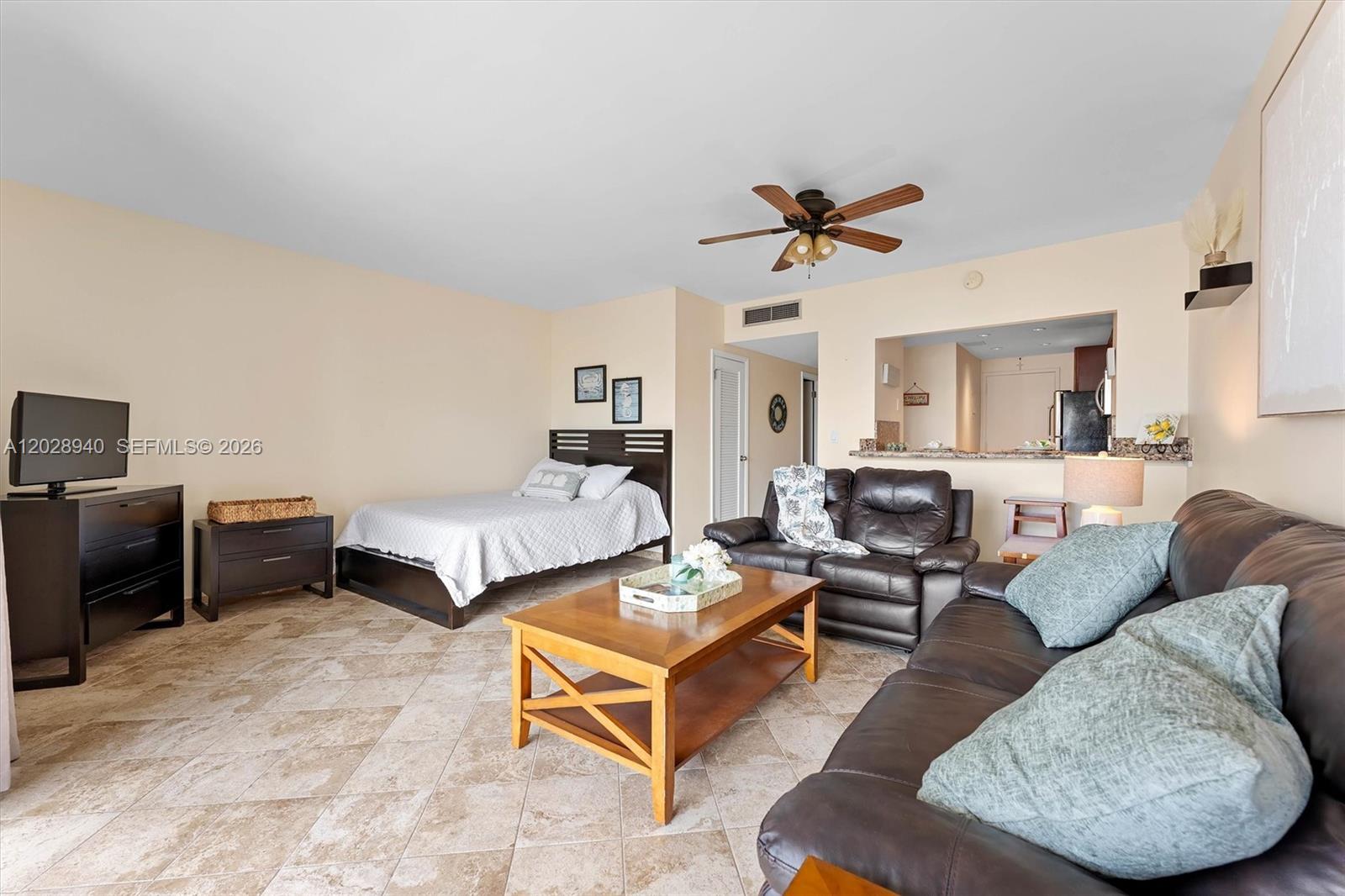 Ver detalles 3L 0 / 1 545 sq. ft. $ 2026-06-01 0 foto