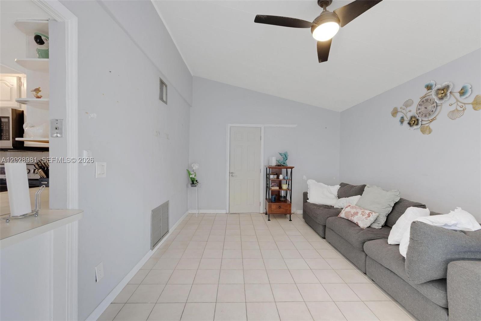 Ver detalles 780 4 / 3 1448 sq. ft. $ 2026-06-01 0 foto
