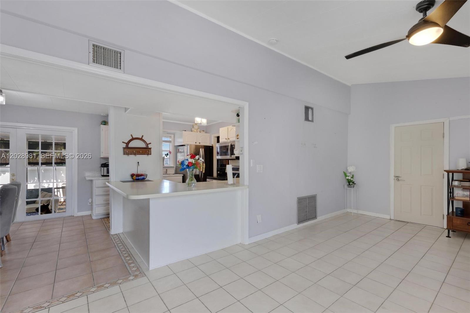 Ver detalles 780 4 / 3 1448 sq. ft. $ 2026-06-01 0 foto
