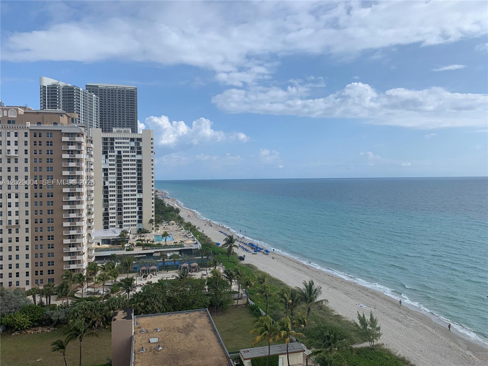 See details 12M 1 / 2 870 sq. ft. $ 2026-06-01 0 Photo