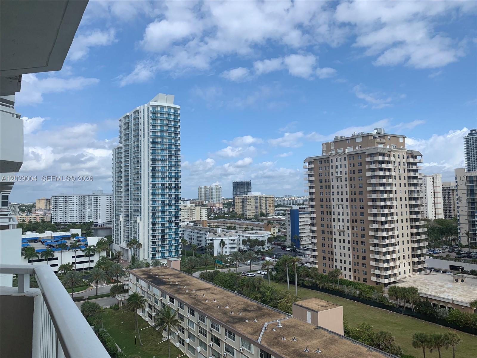 See details 12M 1 / 2 870 sq. ft. $ 2026-06-01 0 Photo