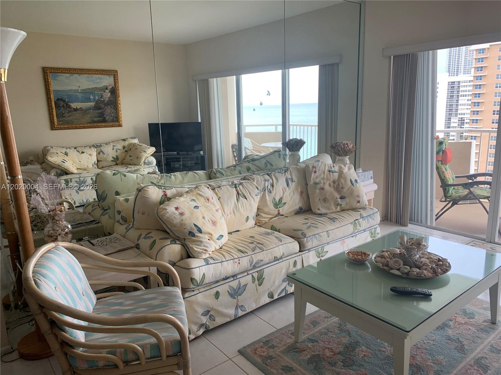 See details 12M 1 / 2 870 sq. ft. $ 2026-06-01 0 Photo