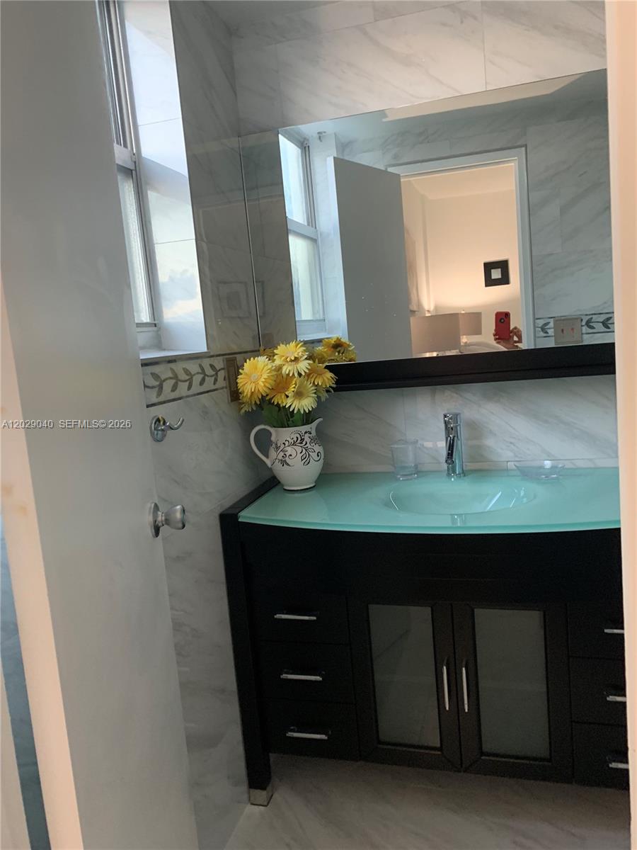 Photo of 3901 Ocean Dr #12V, Hollywood, Florida, 33019 -