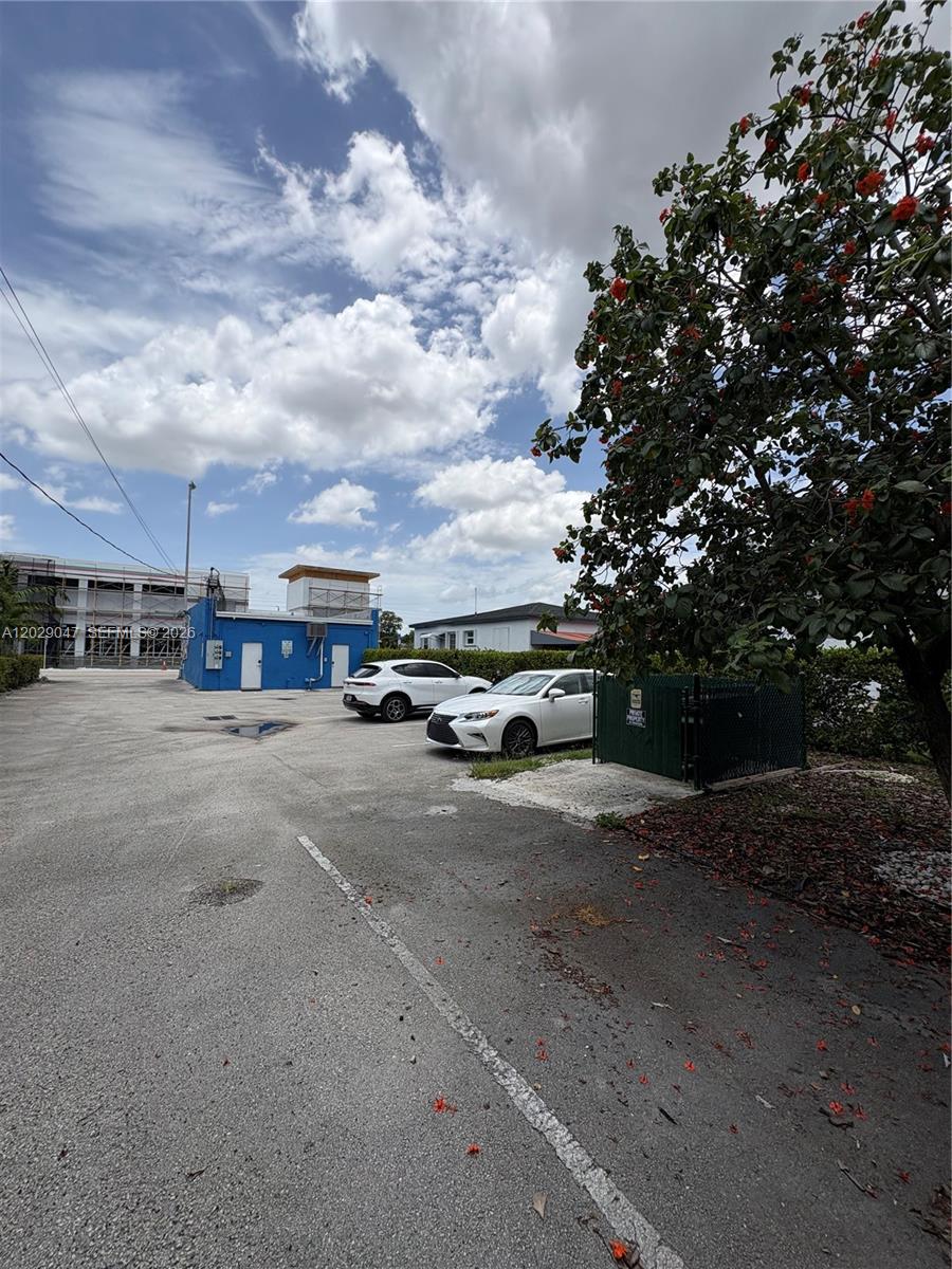 See details / sq. ft. $ 2026-06-01 0 Photo