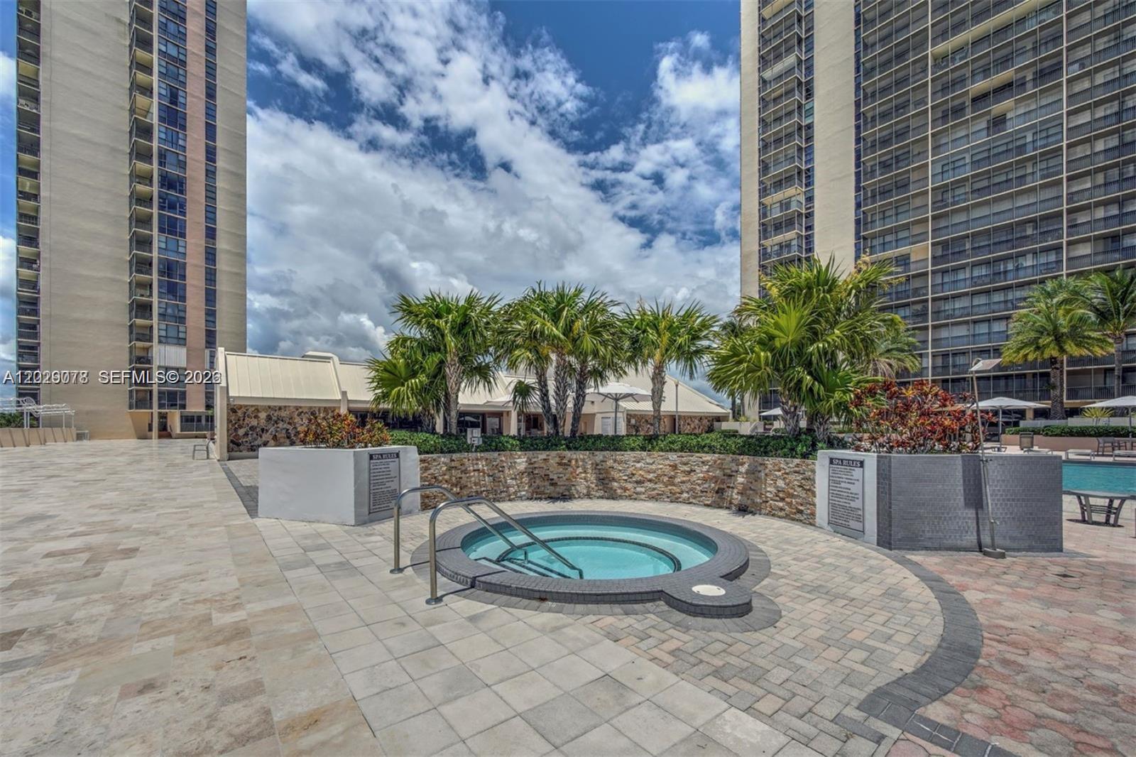 Photo of 20379 Country Club Dr  #1433, Aventura, Florida, 33180 - 