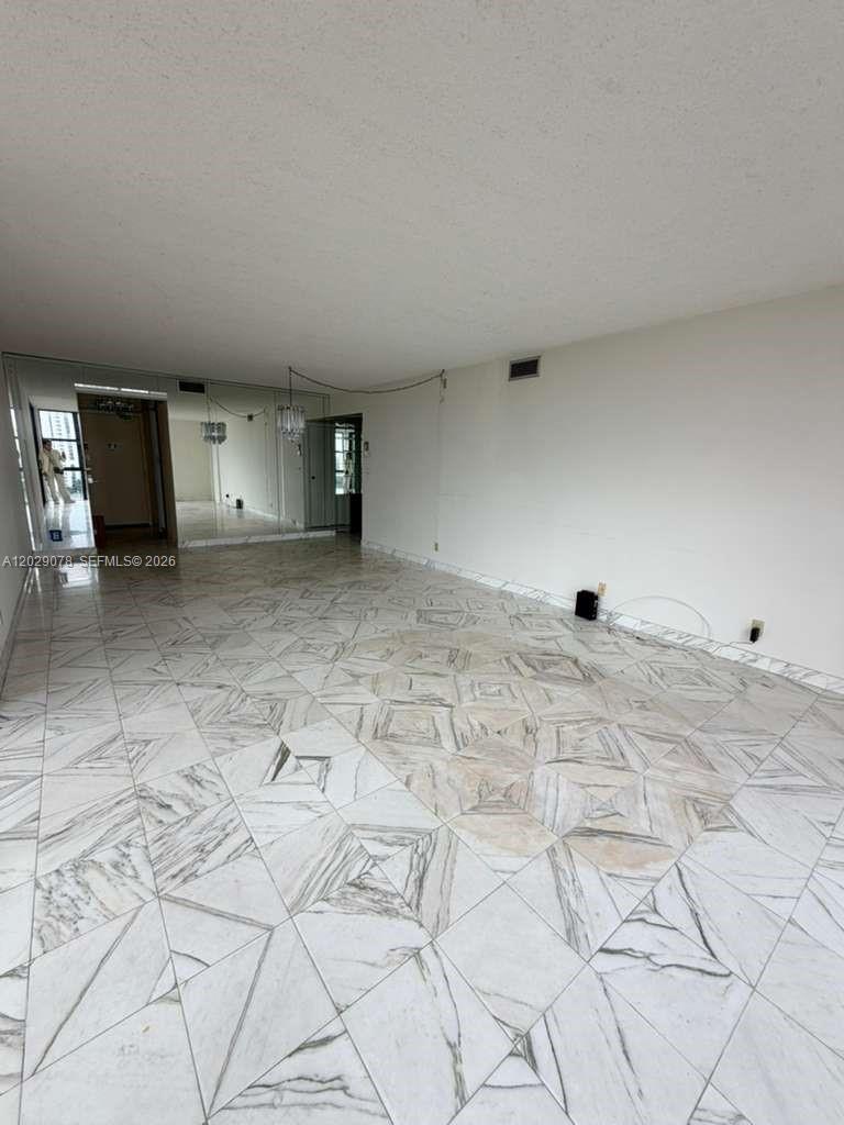 Photo of 20379 Country Club Dr  #1433, Aventura, Florida, 33180 - 